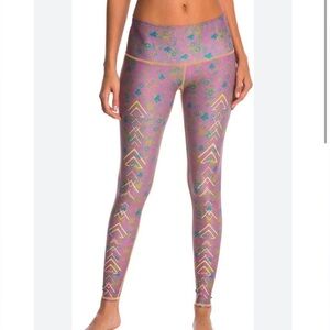 TEEKI Meadow Pattern print hot Pants Leggings Size Small ~NWOT Made in USA